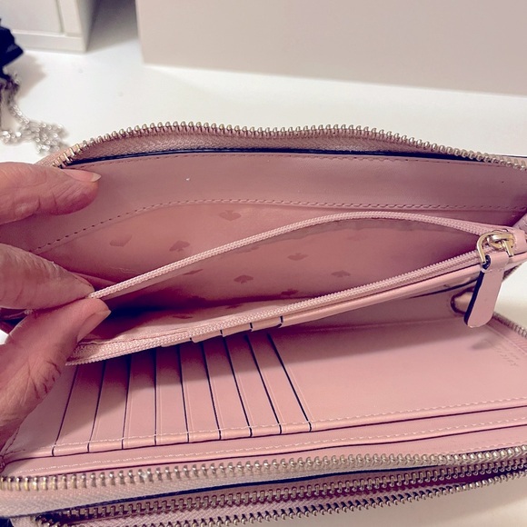 Large Carryall Zip-Around Leather Wristlet Wallet. Black and peach - Picture 10 of 16